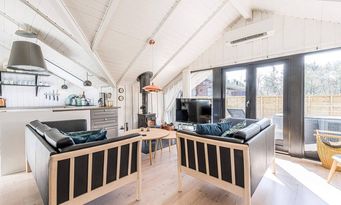 Jegum House | 5 person holiday home in Oksbøl