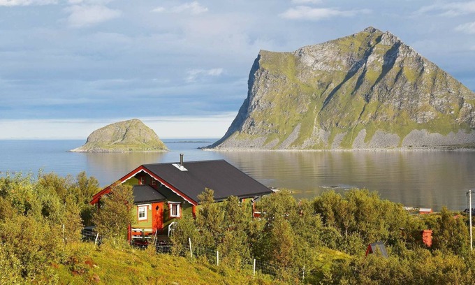 Vestvagøy House | 5 person holiday home in LEKNES