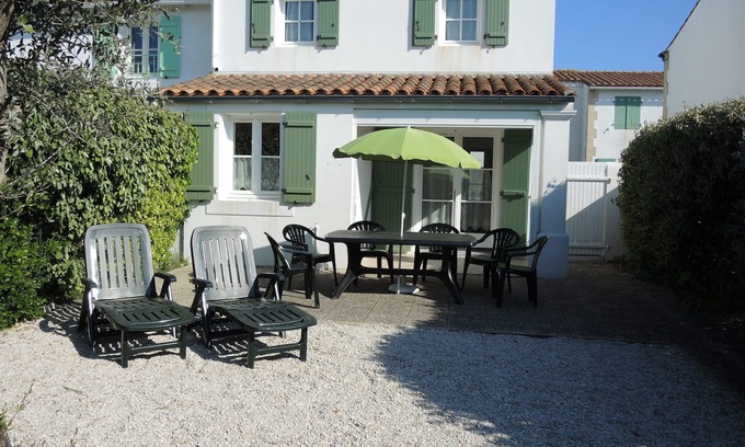 Ars-en-Re House | 5-person house in thalasso therapy private residence with free WIFI