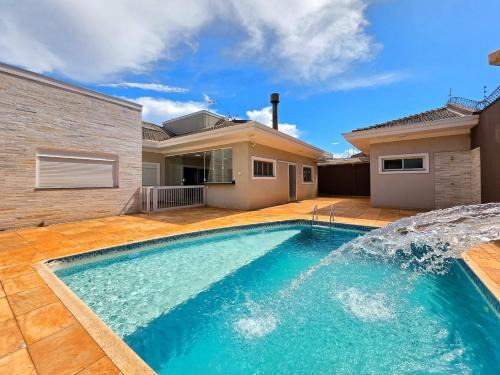 Regiao Norte House | 5 Quartos 4 Banheiros, na Vila A, a 5 min Paraguai