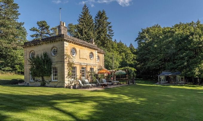 Blenheim Cottage | 5★ RENOVATED LUXURY COTTAGE IN BLENHEIM PALACE PARK, THE COTSWOLDS