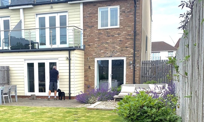 Beadnell House | 5 * Sea Views and Private Path to Beach - Ideal for 2 families or groups