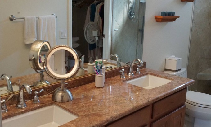 Palm Springs Condo | 5 STAR ACCOMIDATIONS AT A 2 STAR PRICEnDISCOUNT 1000 ON 2 MONTH RENTALS