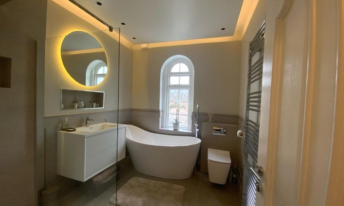 Lewisham House | 5 Star, Boutique Victorian,Entire 3 bedroom hse ,STH LONDON