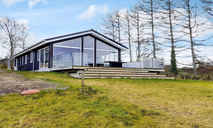 Hjarbæk House | 5 star holiday home in Løgstrup