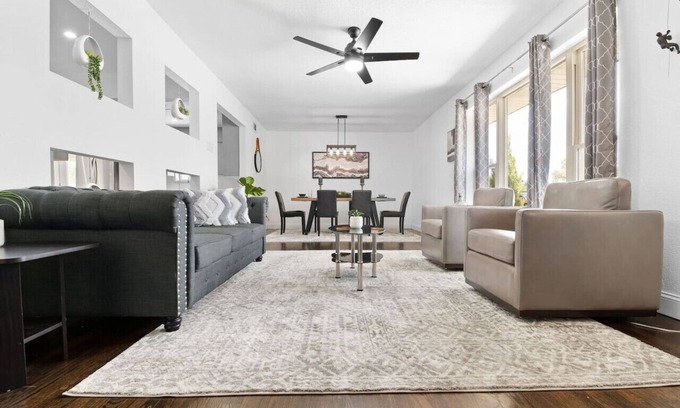 Northwest Dallas House | 5 STAR House - Cozy & Charming Centrally Located