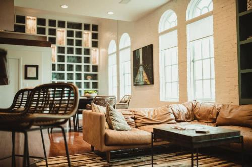 Pleasant Street Apartment | 5-star Luxury Apartment - Atop the Seagle Building