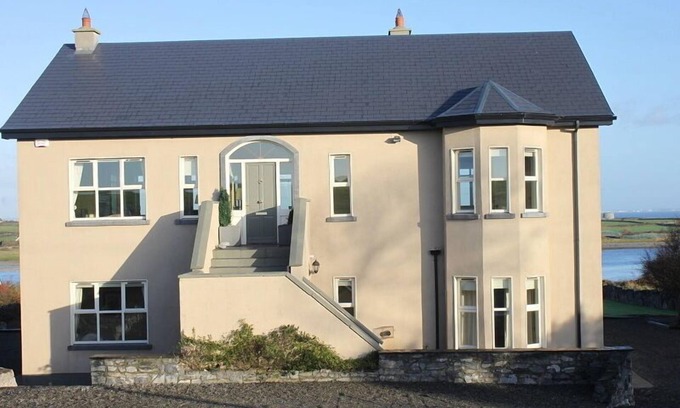 Burren House | 5 Star Luxury Home with Sea & Burren Mountain Views, New Quay, Co Clare
