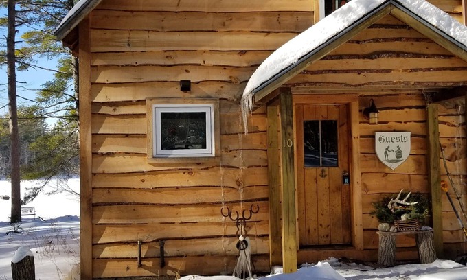 Waterford Cabin | 5 STAR Magical Waterfront Cabin on Papoose Pond! 25 Minutes to Sunday River.