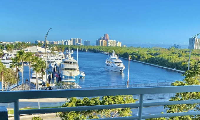 Birch Park Finger Streets Apartment | 5 Stars Apart-Suites by Hilton. Amazing views.