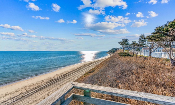 Mashpee Cottage | 5-Stars, Exceptional, 2 bedrooms, 1.5 baths, with magnificent views.
