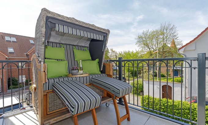 Alt Gaarz Apartment | 5-sterne- Luxuswohnung mit Infrarotkabine und Privatem Strandkorb