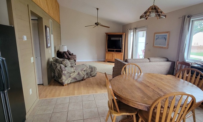 Northeastern Michigan Resort | #5 Thomas' Parkside Cottages, 2BR Lake Huron view suite, Downtown location