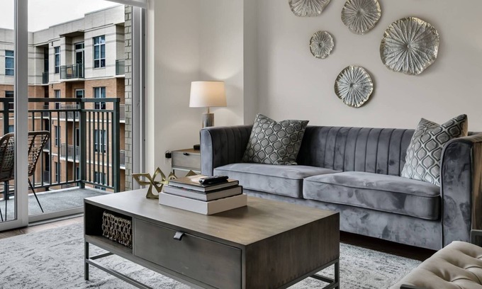 The Woodlands Apartment | 5 ★ Walking Distance to Shops & Restaurants, Lux Amenities, 2 Balconies, King Bed