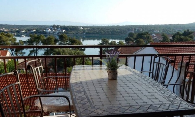 Loviste Apartment | 50 m² Apartment ∙ 1 bedroom ∙ 3 guests