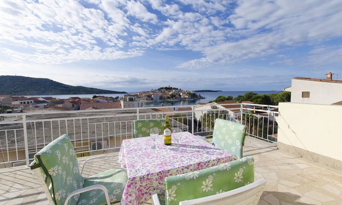 Primosten Apartment | 50 m² Apartment ∙ 2 bedrooms ∙ 4 guests