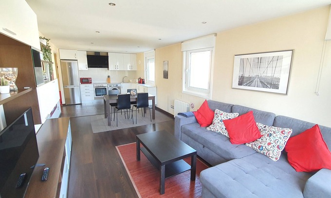 La Coruna House | 50 meters from the seafront. Beautiful 2 bedroom apartment.