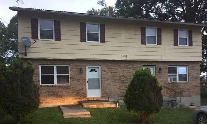 Summerlee House | 500 A Terry AVE