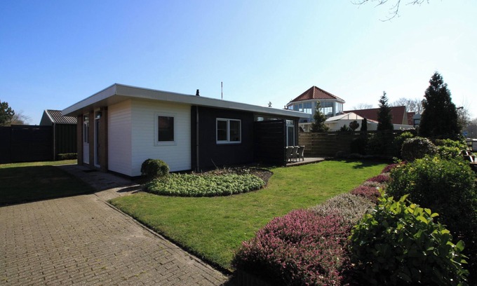 Oostkapelle House | 500 meters from the beach, Fully furnished family-friendly holiday home for 6 people