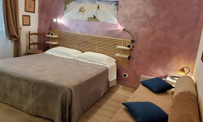 Quartiere XXXIV Lido di Ostia Levante House | 500 mt from the sea 50 meters from the railway station rooms with all comforts