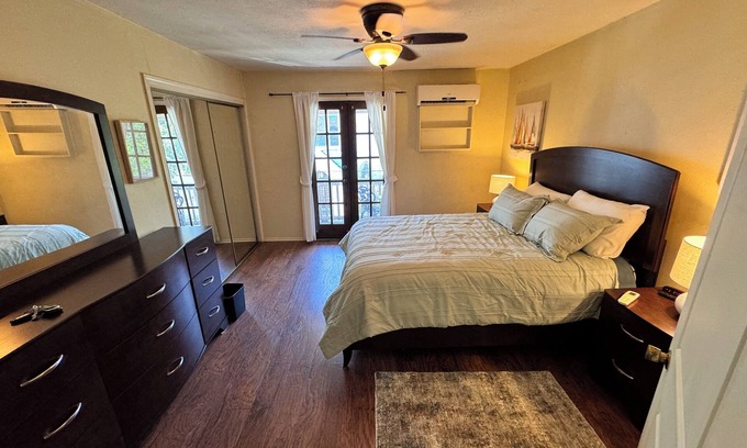 Faubourg Delassize Condo | 500 per night Super Bowl apartment New Orleans Garden District
