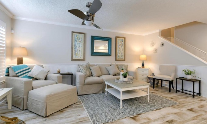 American Beach Apartment | 505 Sailmaker Apts