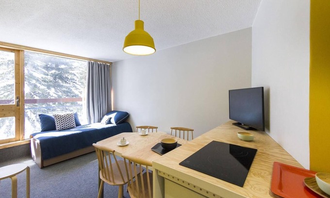 Arc-1800 Apartment | 50m from resort center, 2nd floor, view forest, balcony, tv, ski locker, 27m², Les Arcs