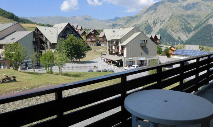 Reallon Apartment | 50m from resort center, 3rd floor, balcony, ski locker, 36m², Réallon