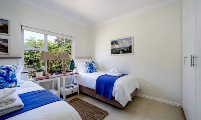 Illovo Beach Apartment | 51 La Mer - Stunning sea, beach & coastline view.