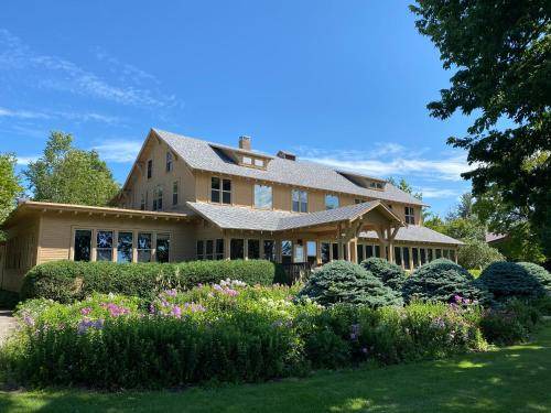 Glenwood Resort | 51 m² Resort ∙ 2 bedrooms ∙ 4 guests