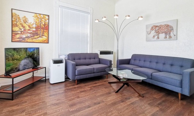 Vallejo House | 510A - 2B1B Apartment near Napa, Six Flags & Freeway