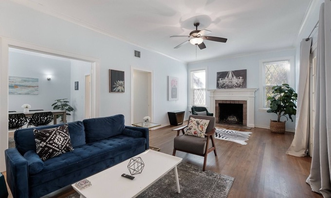 Midtown Condo | 516 | Amazing 2BR 1BA Apt in Historic Alta Vista, SA!