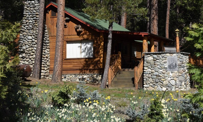 North Wawona Cabin | (52) Tuolumne Meadow (1 Bedroom Only) at The Redwoods In Yosemite