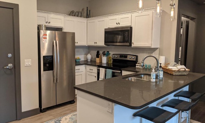 Champaign Apartment | 520 Neil Heart of Downtown Champaign