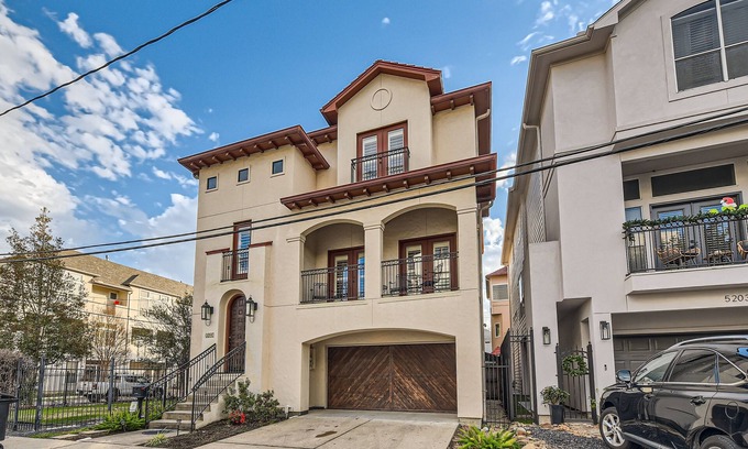 Washington Ave./ Memorial Park House | 5201 Floyd St, Houston TX