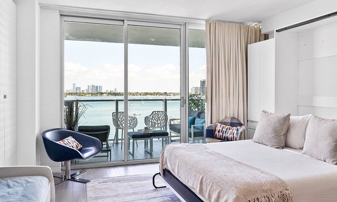 West Avenue Condo | 522 1100 West Bay view Balcony Studio, Gym, Spa, Pool