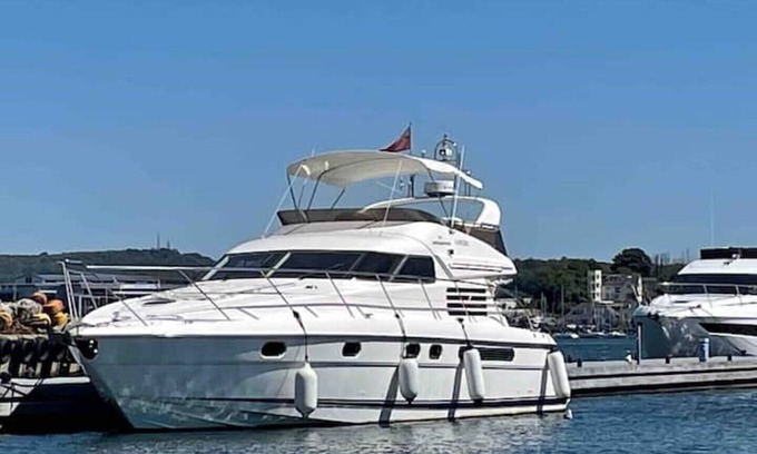 Turnchapel Boat Rental | 52ft Motor Yacht, Plymouth Yacht Haven Marina