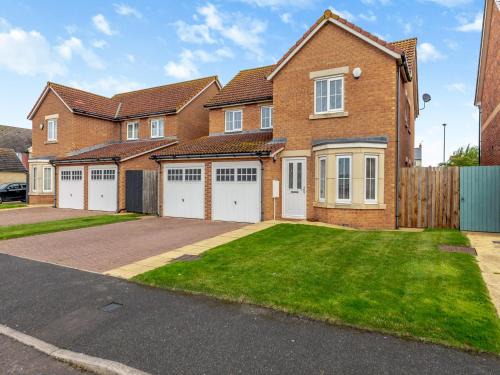 Beadnell House | 53 Longbeach