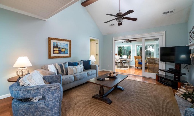 Tarpon Pond House | 546 Tarpon Pond Cottage