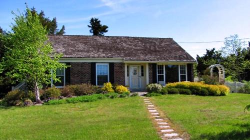 Cape May House | 547 Sunset Blvd