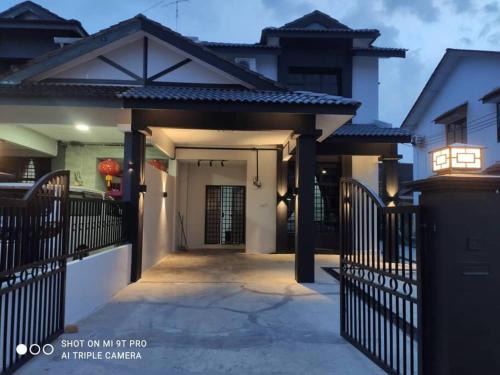 Bukit Bakri Villa | 55 homestay 4-bedrooms guesthouse in Bukit Bakri Muar Johor