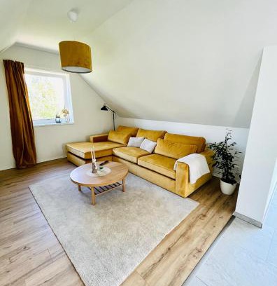 Rabenstein Apartment | 55m2 Chemnitz Rabenstein Kids Welcome, Wifi, Privater Parkplatz, Waschmaschine, Babybett, Klimaanlage