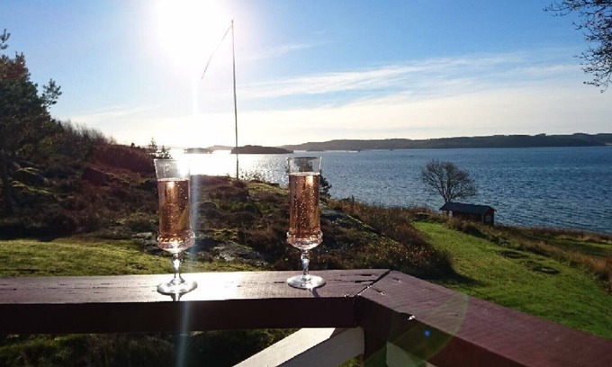 Uddevalla Municipality House | 58,000 m2 plot with 200m beach line without neighbors