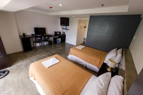 Downtown Apartment | 5880 Enriquez Residences