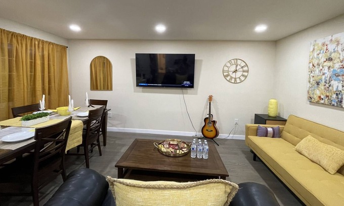 East Palo Alto Apartment | 5B4B Grand House Stanford & Meta