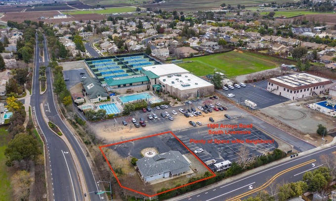 Livermore House | 5ba. 5bd. 2100sf. Prestine!