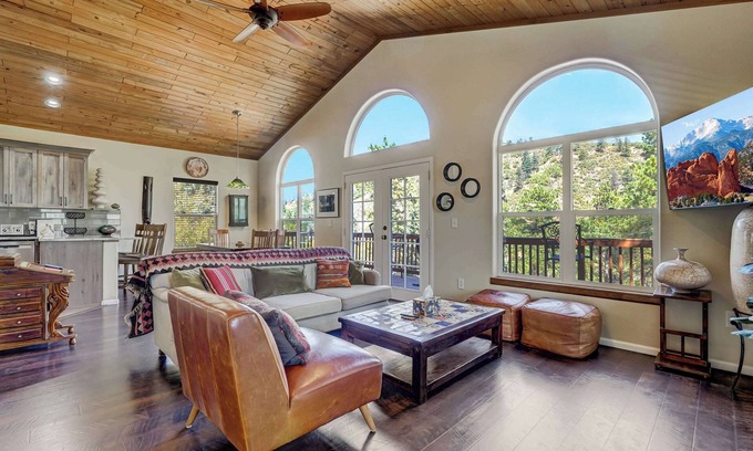 Cascade-Chipita Park House | 5BD – Large Yard & Firepit | Escape to the Mtns!