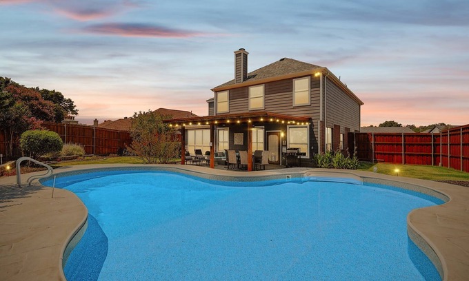 Lake Dallas House | 5BD Vacation Retreat - Pool, Patio, Cinema