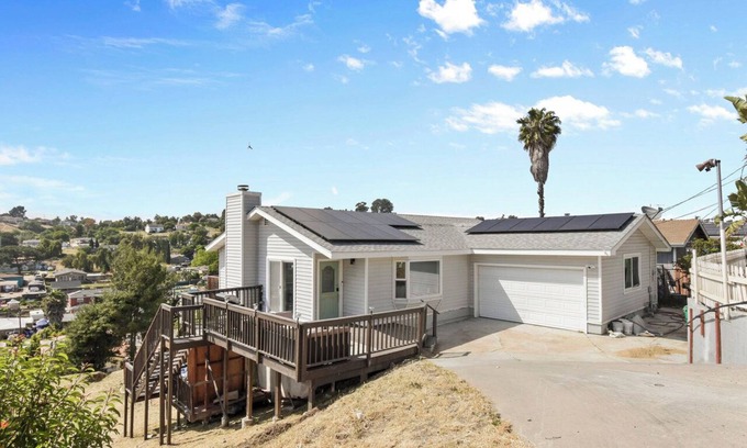 Encanto House | 5bed/3ba, Gameroom, Pool, Spa, Sleeps 20+, Views