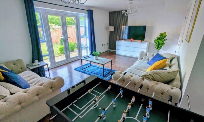Manchester House | 5Bedrooms|PrvParking|FreeWifi|LongStayDiscount